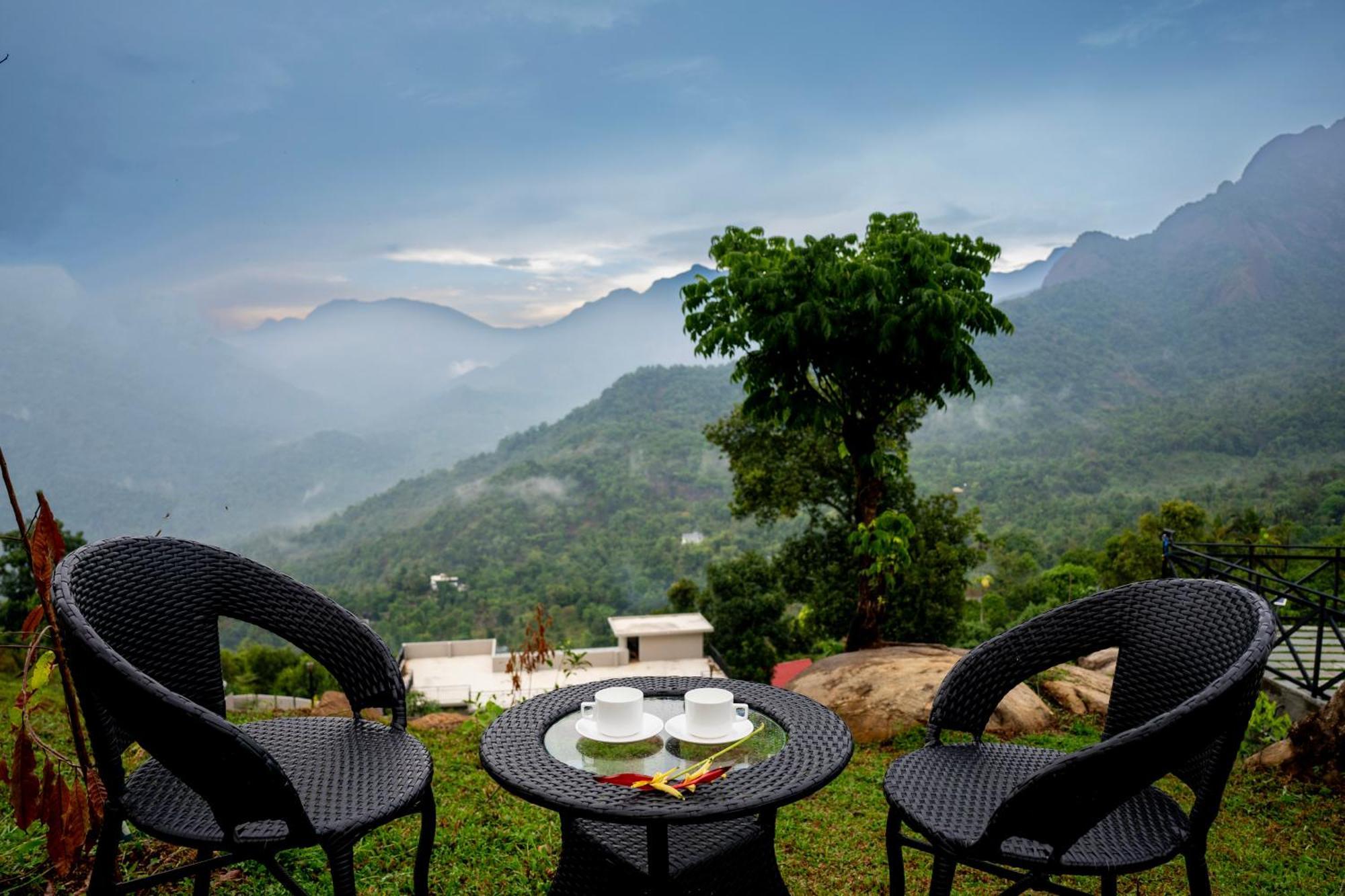 Karimb Resorts Vallikavungal Dış mekan fotoğraf